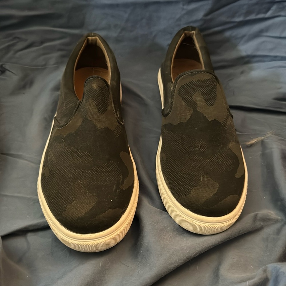 Steve Madden Slip on Cammo Gym Shoes